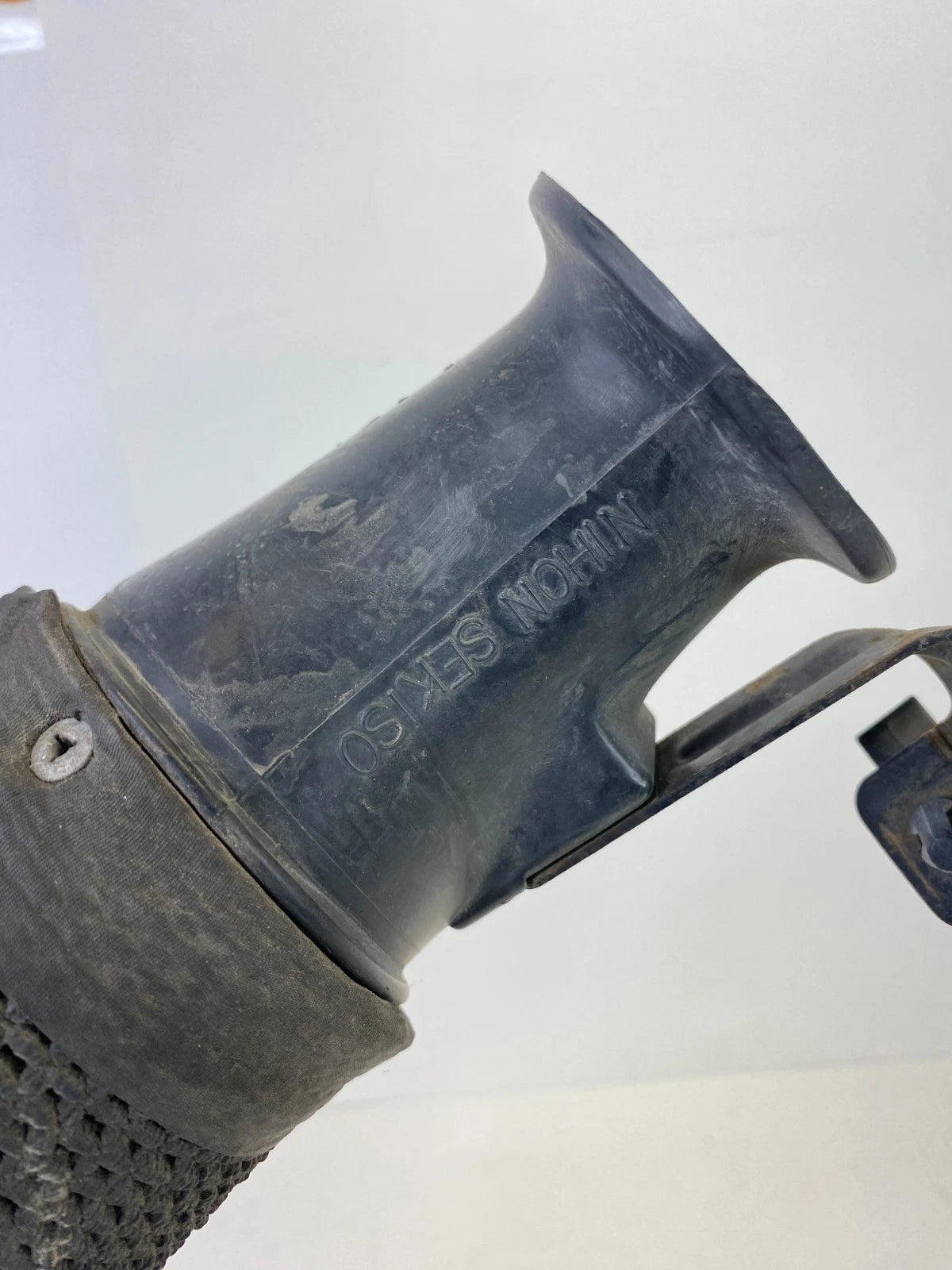 2001-2005 TOYOTA RAV4 AIR CLEANER INTAKER HOSE TUBE PIPE 17750-28010 OEM