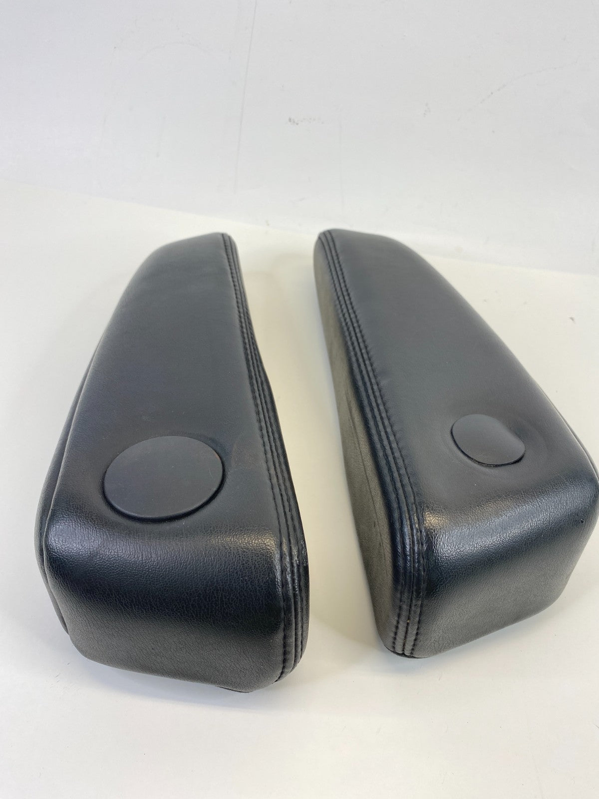 2008-2012 Buick Enclave 2nd Row Rear Left & Right Seat Armrest Arm Rest Pair