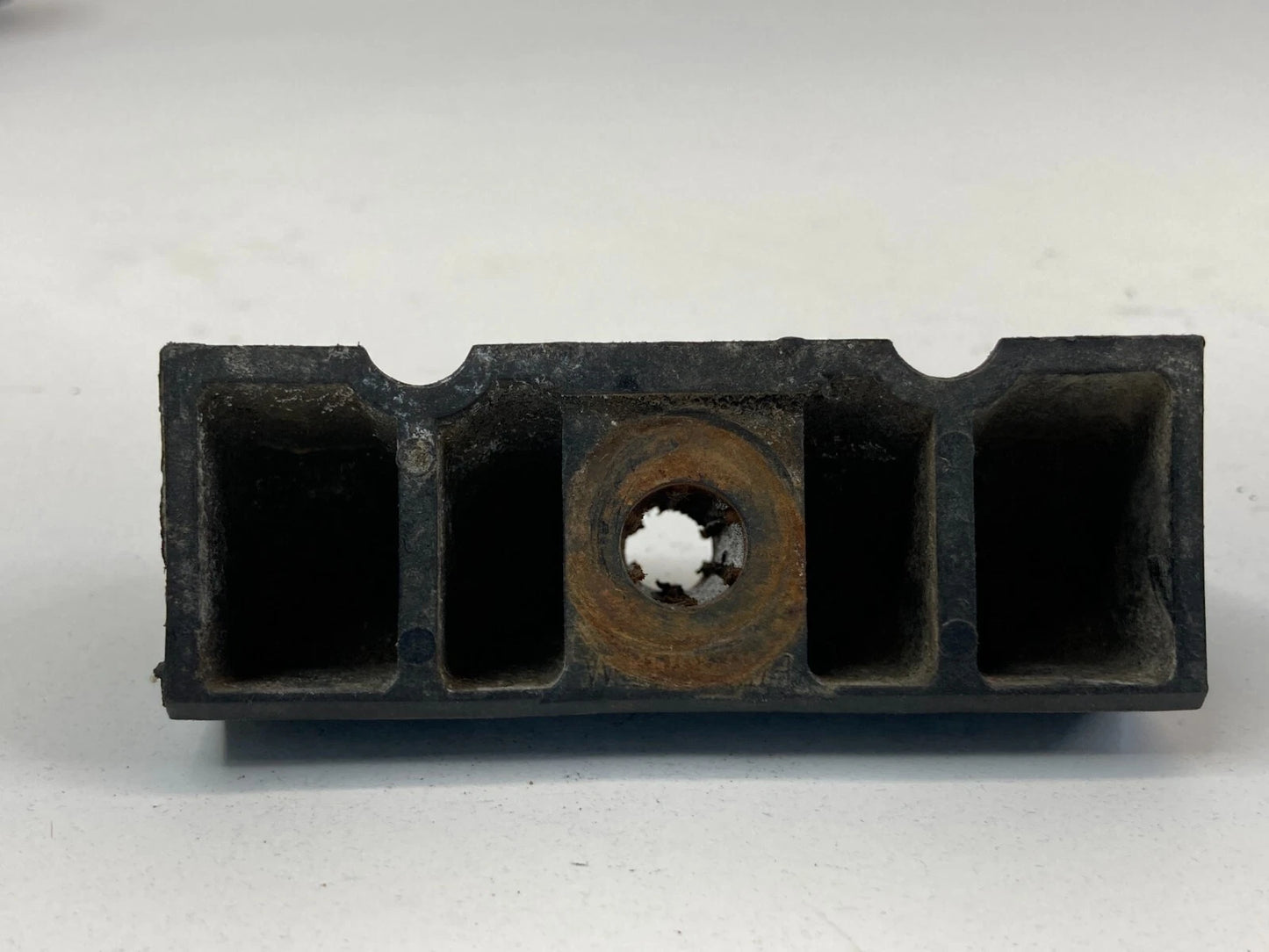 91-10 FORD EXPLORER 08-14 E-150 89-11 RANGER BATTERY CLAMP HOLD DOWN CLAMP OEM