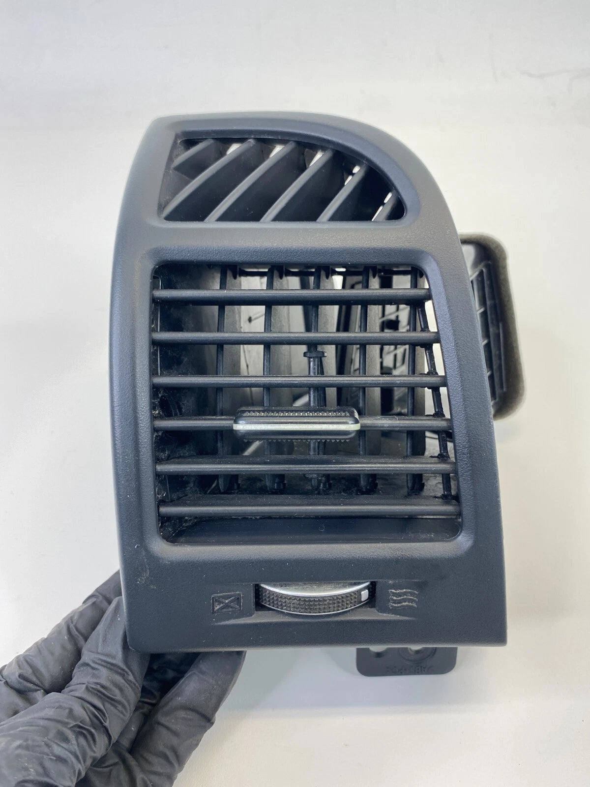 07-09 HYUNDAI SANTA FE LEFT SIDE DASH AC AIR VENT GRILLE OUTLET 97480-2B000 OEM