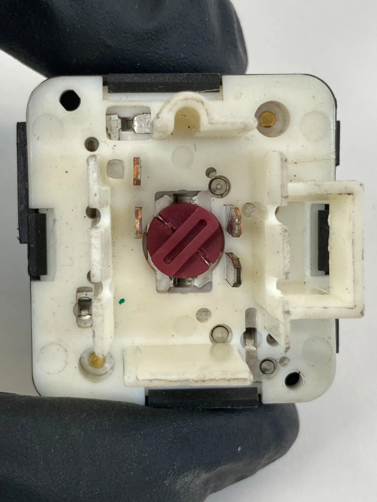 2001-2005 PONTIAC GRAND AM FRONT LEFT SIDE DOOR LOCK CONTROL SWITCH 22624806