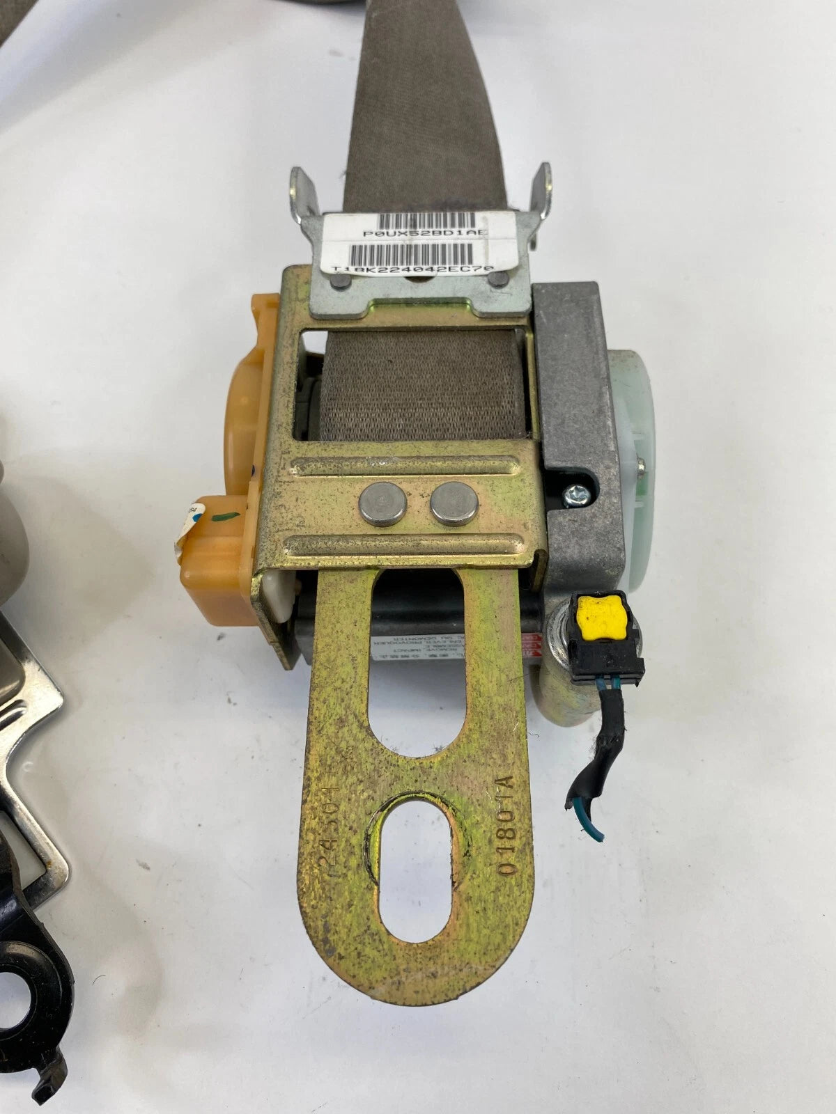 2005 2006 DODGE MAGNUM FRONT RIGHT PASSENGER SEAT BELT RETRACTOR P0UX52BD1AB OEM