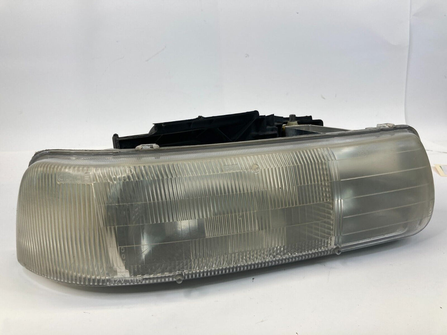 2000-2006 Chevy Tahoe Suburban Front Right Passenger Headlight Headlamp 16524538