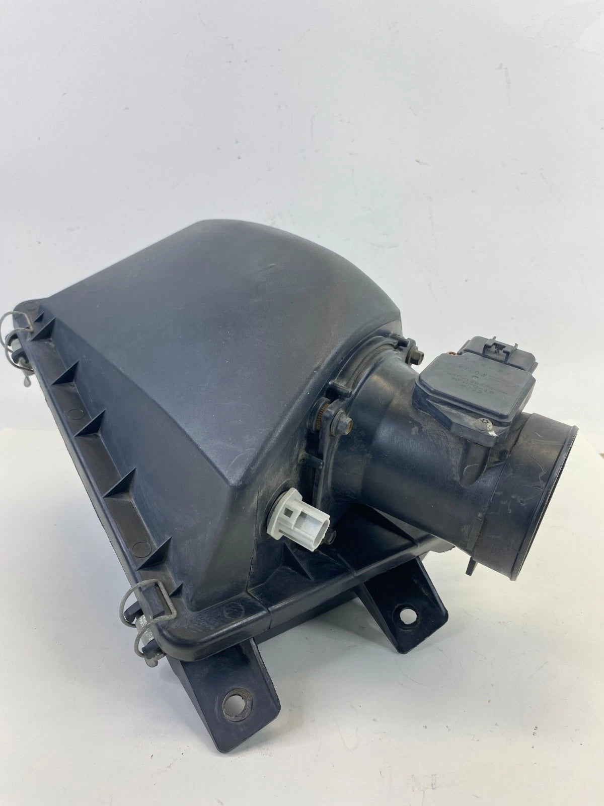 2000 2001 2002 LINCOLN TOWN CAR AIR INTAKE CLEANER BOX HOUSING FILTER OEM