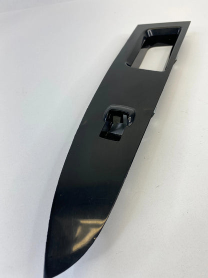 2013-2020 FORD FUSION FRONT RIGHT DOOR WINDOW SWITCH BEZEL DS73-14A563-B OEM