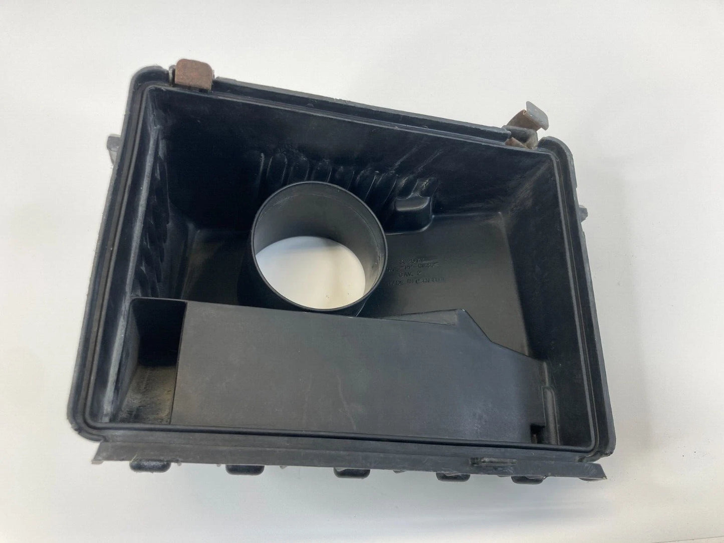 2003-2005 BUICK CENTURY 3.1L V6 AIR INTAKE CLEANER BOX UPPER HOUSING COVER