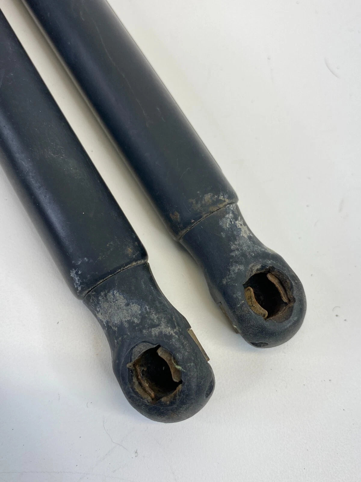 07-12 DODGE CALIBER TRUNK LIFT SUPPORT CYLINDER SHOCK STRUT PAIR 05160017AB