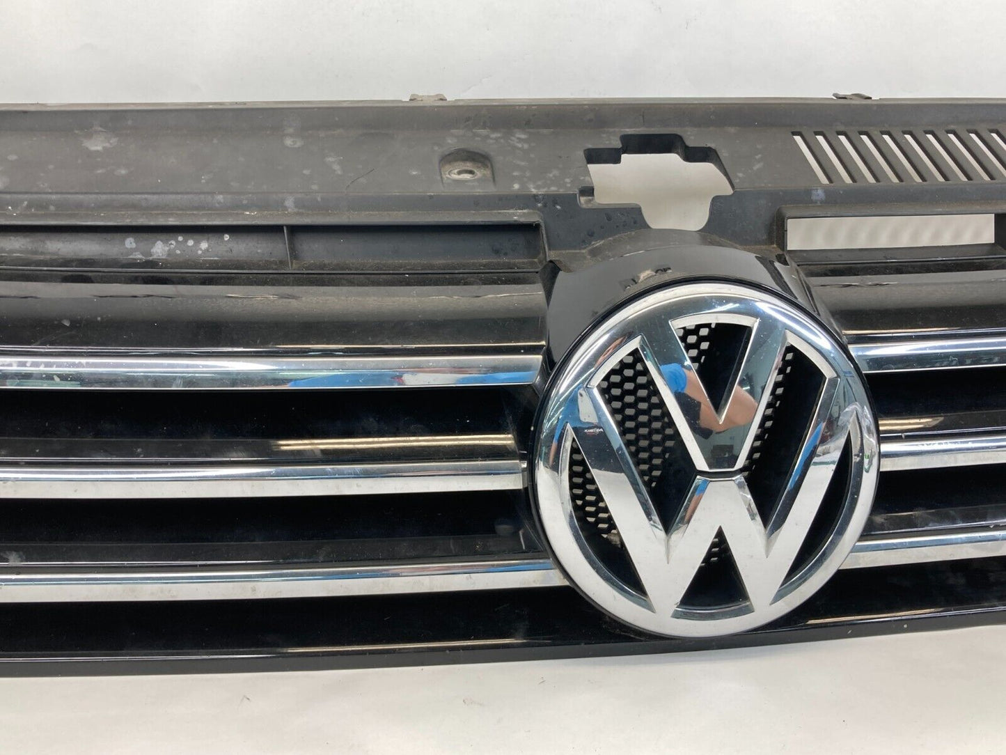 12-15 Volkswagen Passat Front Bumper Center Grill Grille w/ Emblem 561853651A