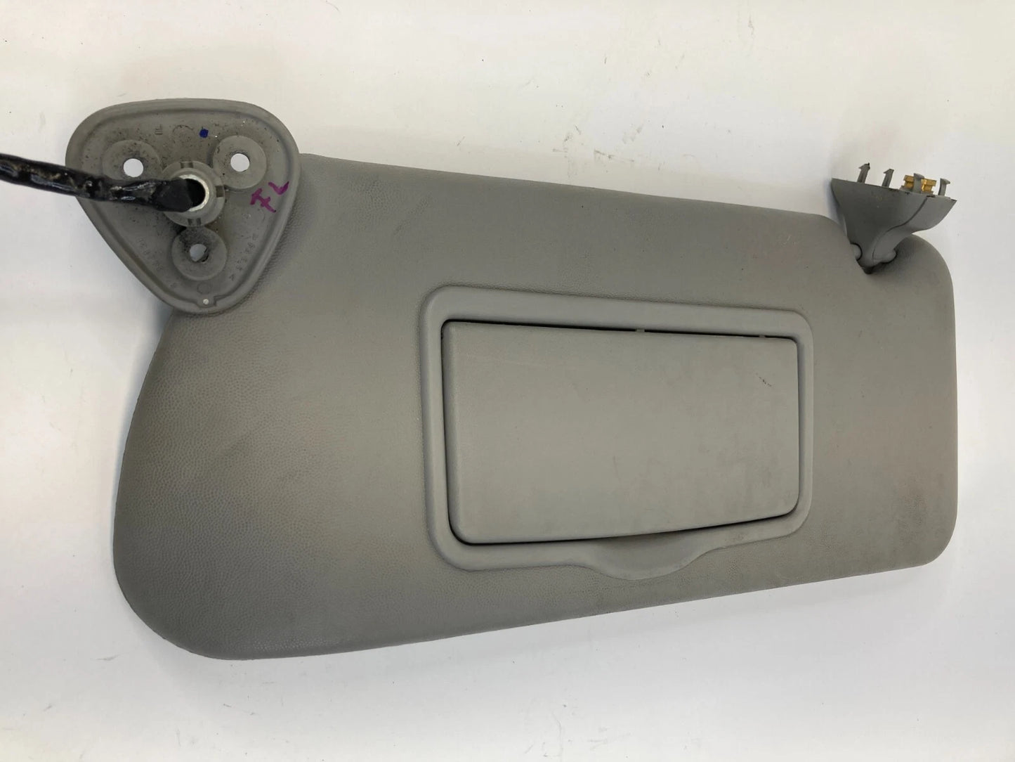 2003-2007 CADILLAC CTS LEFT DRIVER SIDE SUNVISOR SUN VISOR SHADE W ILLUMINATION