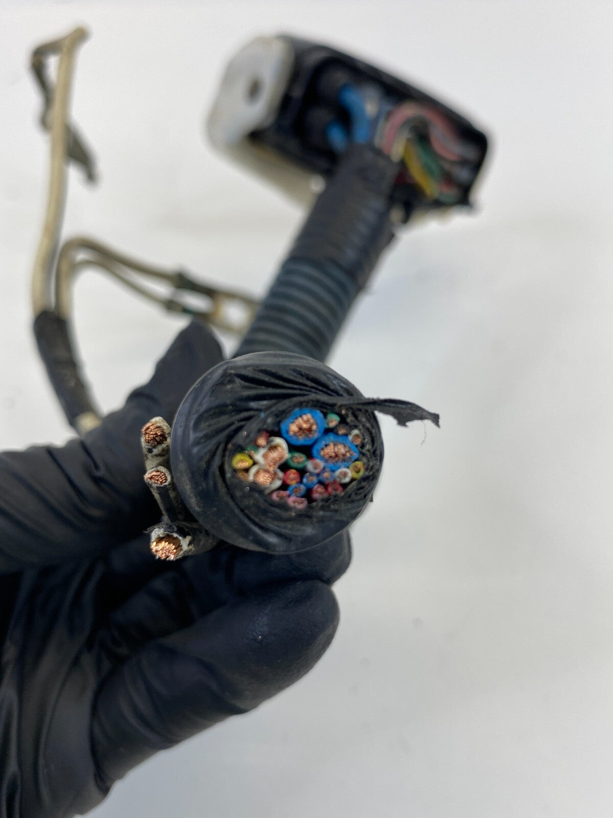 2002 2003 Lexus ES300 3.0L FWD ABS Anti Lock Brake Pump Connector Plug OEM