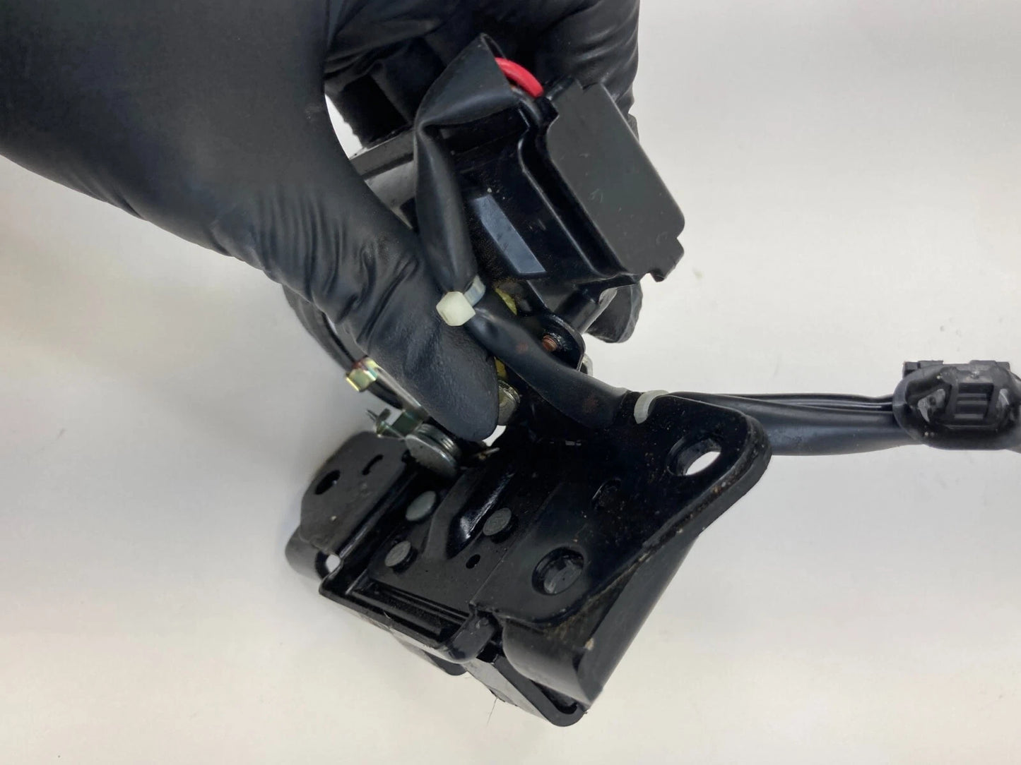 2010 11 12 13 14 2015 TOYOTA PRIUS REAR TRUNK LOCK LATCH ACTUATOR RELEASE OEM