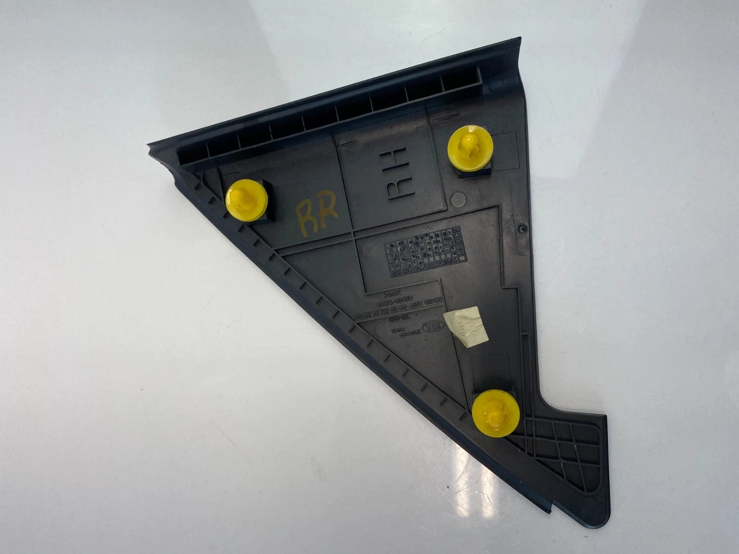 10-13 KIA FORTE REAR RIGHT PASSENGER SIDE DOOR INTERIOR CORNER COVER 83920-1M000