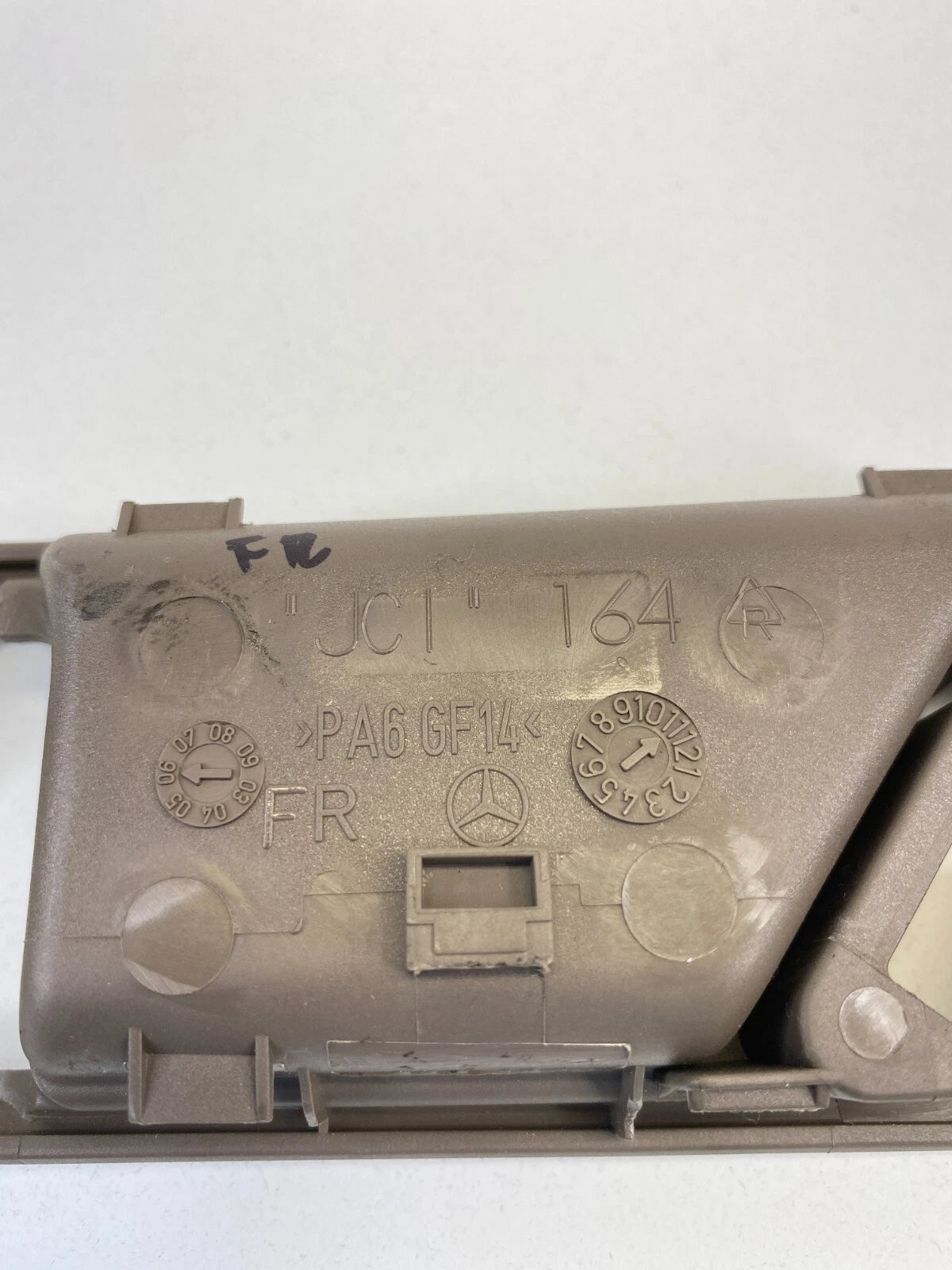 06-11 MERCEDES-BENZ ML 350 FRONT RIGHT SIDE INTERIOR DOOR HANDLE COVER BEZEL OEM