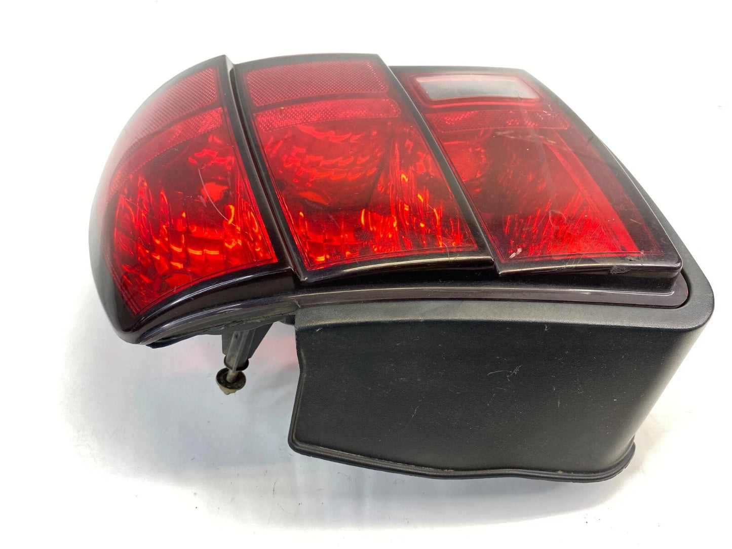 1999-2004 FORD MUSTANG REAR RIGHT SIDE TAIL LIGHT LAMP XR33-13B504-A OEM