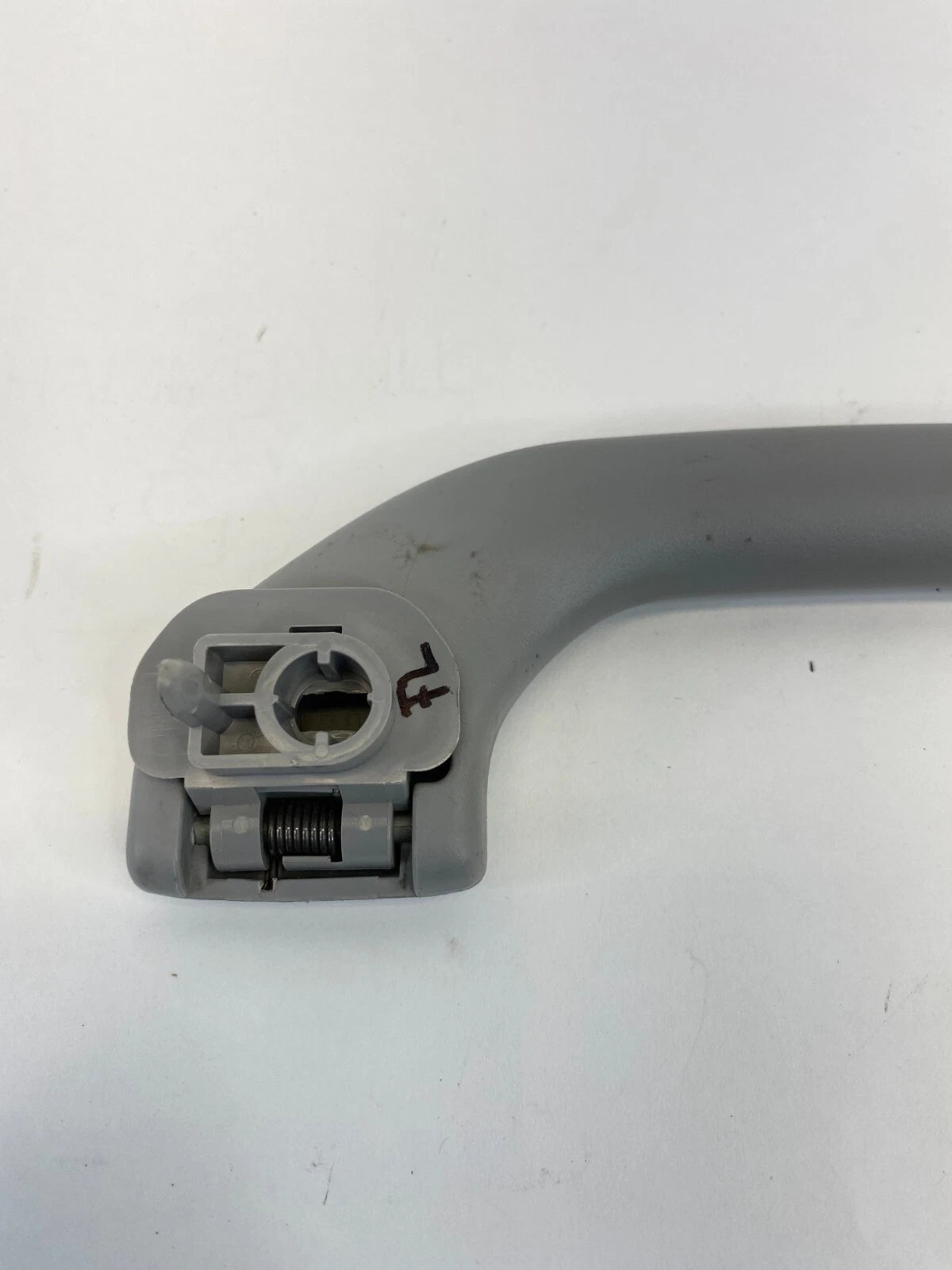 2004-2012 MITSUBISHI GALANT FRONT LEFT SIDE ROOF PANEL GRAP GRIP ASSIST HANDLE