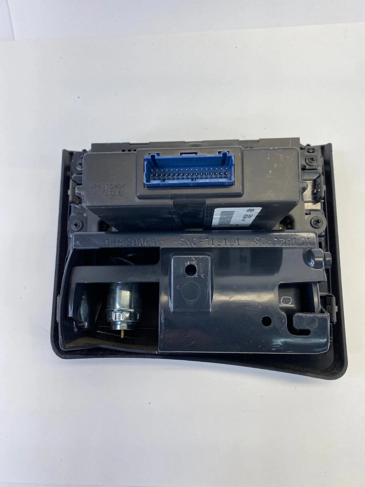 2003-2006 CADILLAC CTS HEATED CLIMATE CONTROL PANEL STORAGE W/POWER OUTLET OEM