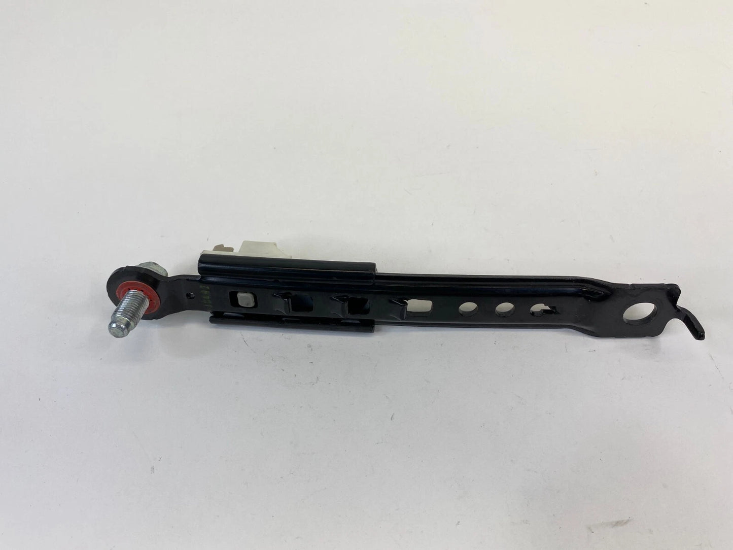 2011-2016 HYUNDAI ELANTRA REAR LEFT SEAT BELT ADJUSTER HEIGHT BRACKET SUPPORT