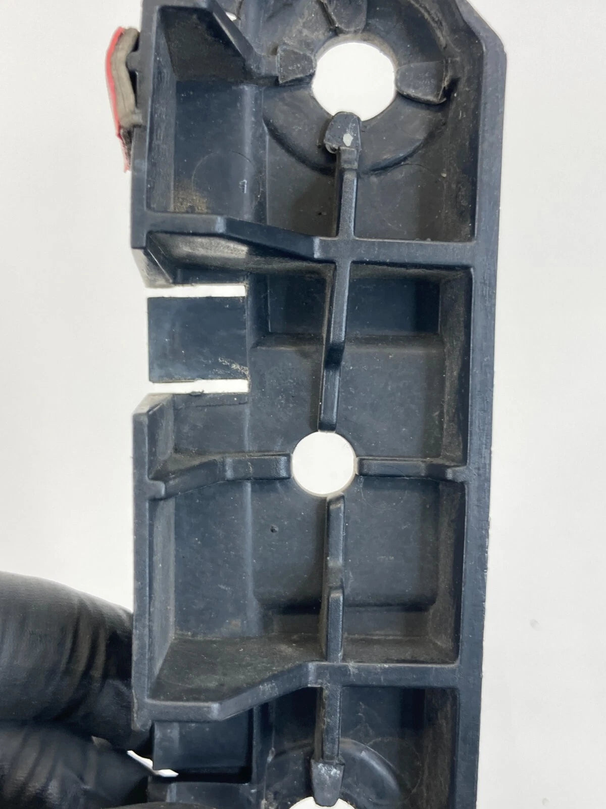 2013 14 15 2016 FORD FUSION FRONT LEFT BUMPER BRACKET RETAINER DS73-17D959 OEM