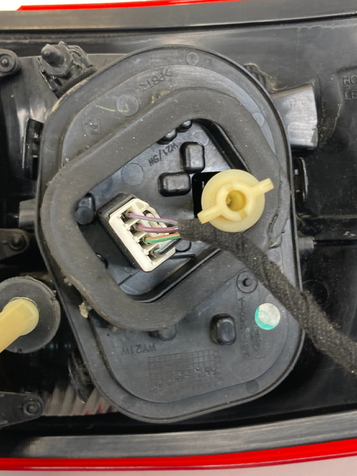 2013-2016 Ford C-Max Energi Right Outer Tail Light Taillight DM51-13404-AC OEM