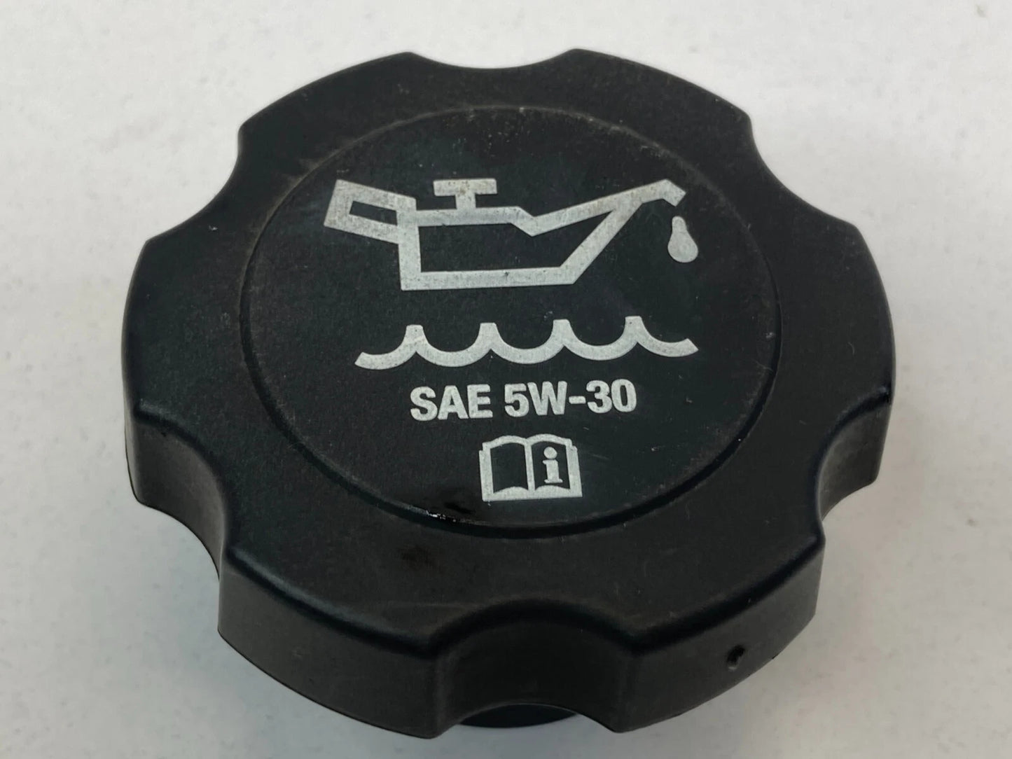 2002-2009 GMC ENVOY TRAILBLAZER ENGINE OIL FILLER CAP COVER LID OEM