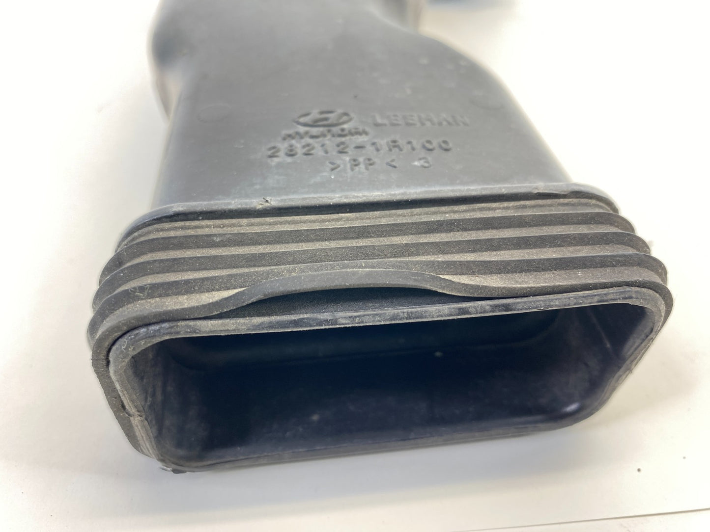 2012-2017 Hyundai Accent 1.6L L4 Air Cleaner Intake Duct Tube Hose 28212-1R100