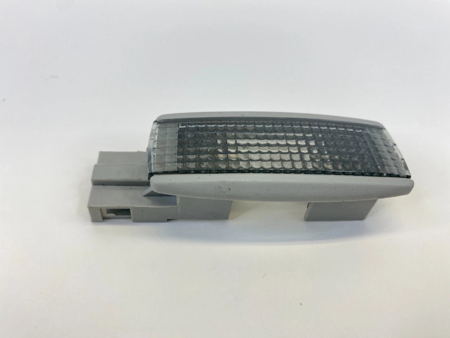 1998-2010 VOLKSWAGEN BEETLE FRONT SUNVISOR LAMP SUN VISOR VANITY LIGHT 3B0947113