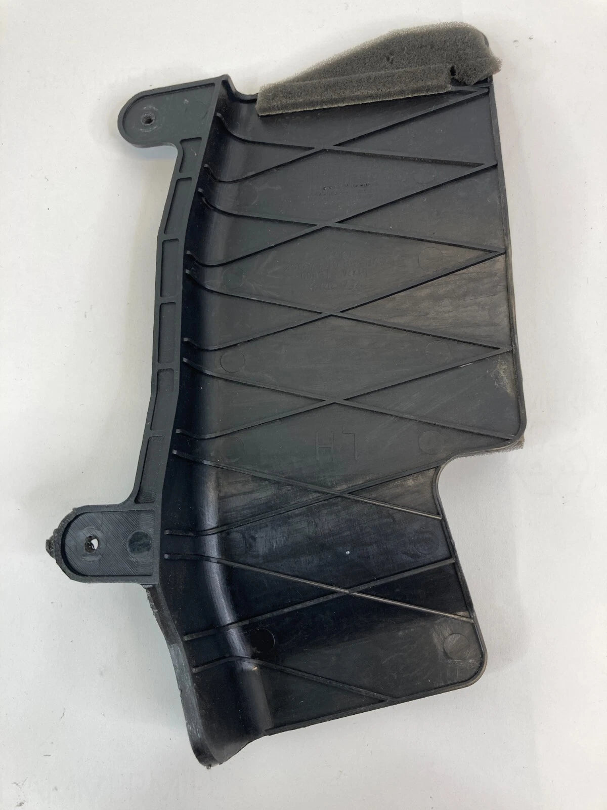 2006-2011 HYUNDAI ACCENT SEDAN REAR LEFT SIDE DOOR SAFETY LOCK COVER 81476-1E000