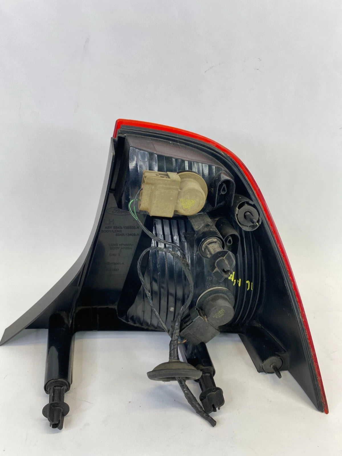 2005-2007 FORD FOCUS SEDAN LEFT DRIVER SIDE TAIL LIGHT LAMP ASSEMBLY OEM