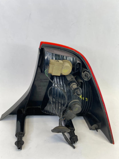 2005-2007 FORD FOCUS SEDAN LEFT DRIVER SIDE TAIL LIGHT LAMP ASSEMBLY OEM