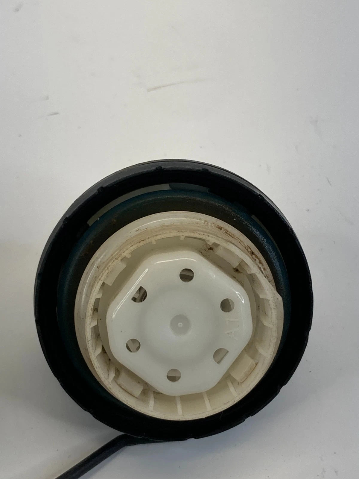 2009-2017 Chevrolet Traverse Fuel Tank Filler Gas Cap Top Cover & Housing OEM