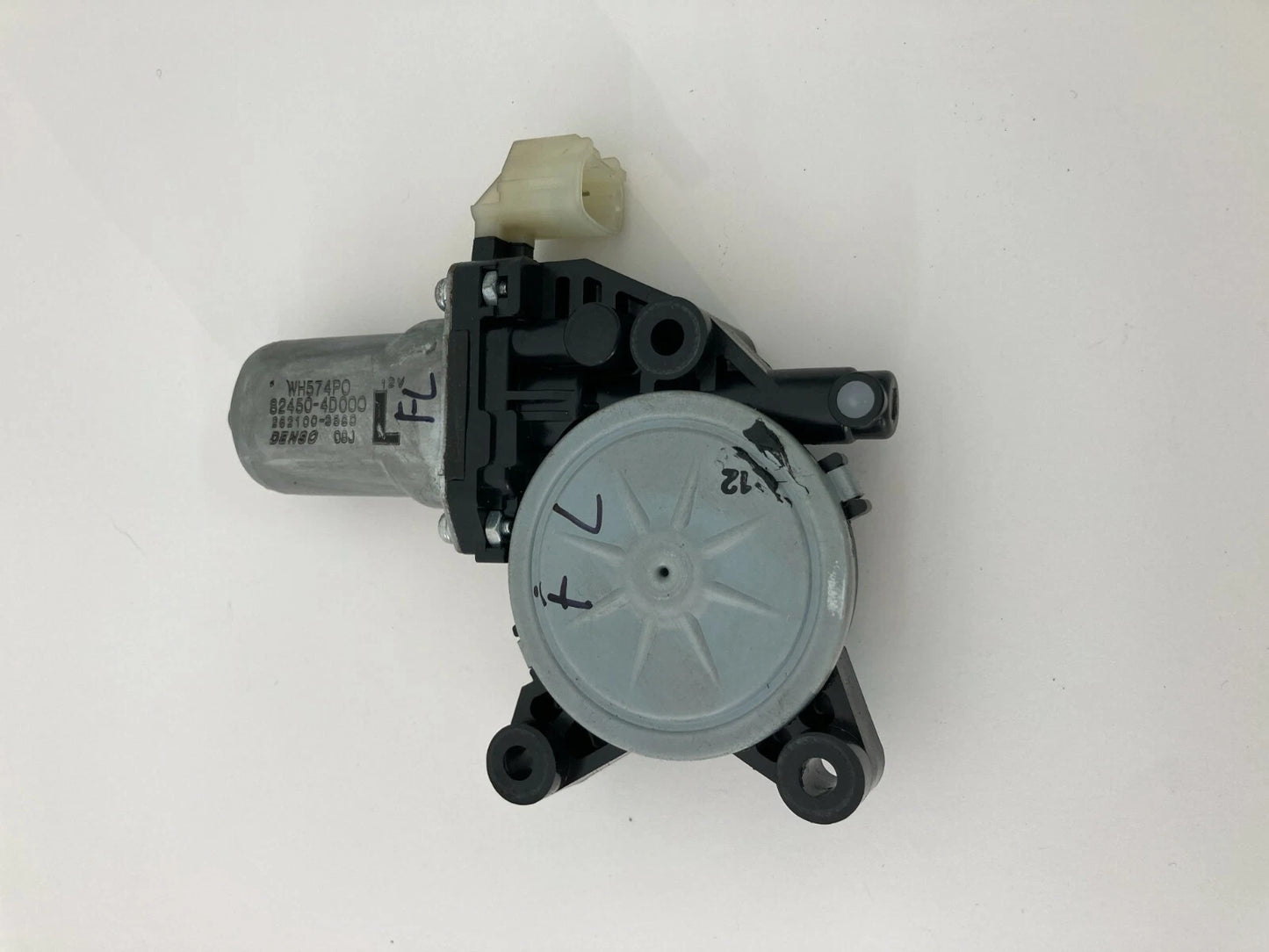 2007 2008 HYUNDAI ENTOURAGE FRONT LEFT DRIVER SIDE DOOR WINDOW MOTOR 82450-4D000