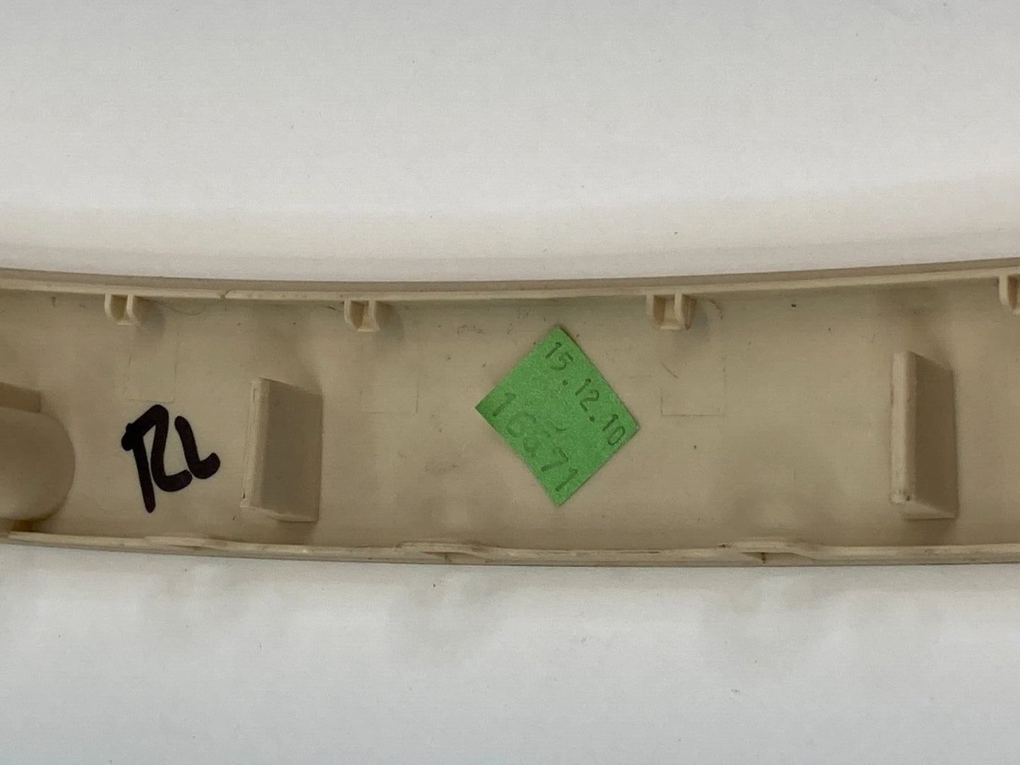 2010-2017 VOLKSWAGEN TIGUAN REAR LEFT SIDE INNER DOOR PULL HANDLE TRIM COVER OEM