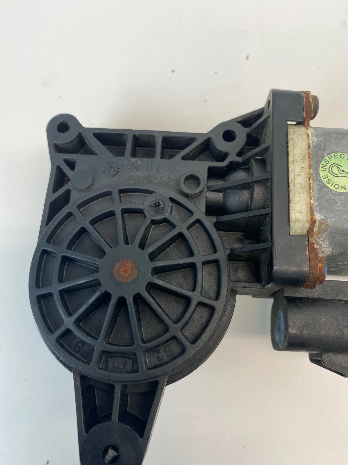 2000-2006 CHEVROLET TAHOE GMC YUKON REAR LEFT SIDE WINDOW MOTOR G05360056/07 OEM