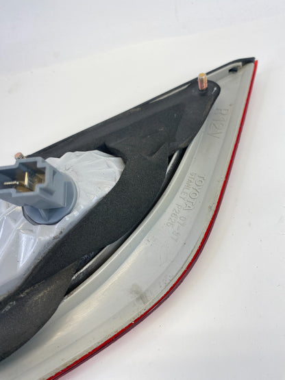 2003 2004 Toyota Avalon Right Inner Trunk Lid Tail Light Taillight OEM