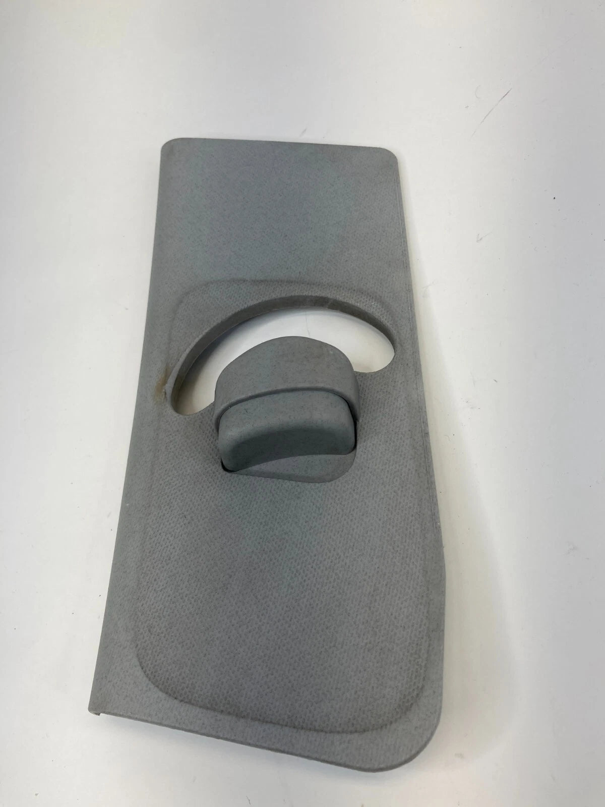 2013-2018 HYUNDAI SANTA FE SPORT LEFT SIDE B PILLAR SEAT BELT ADJUSTER COVER OEM