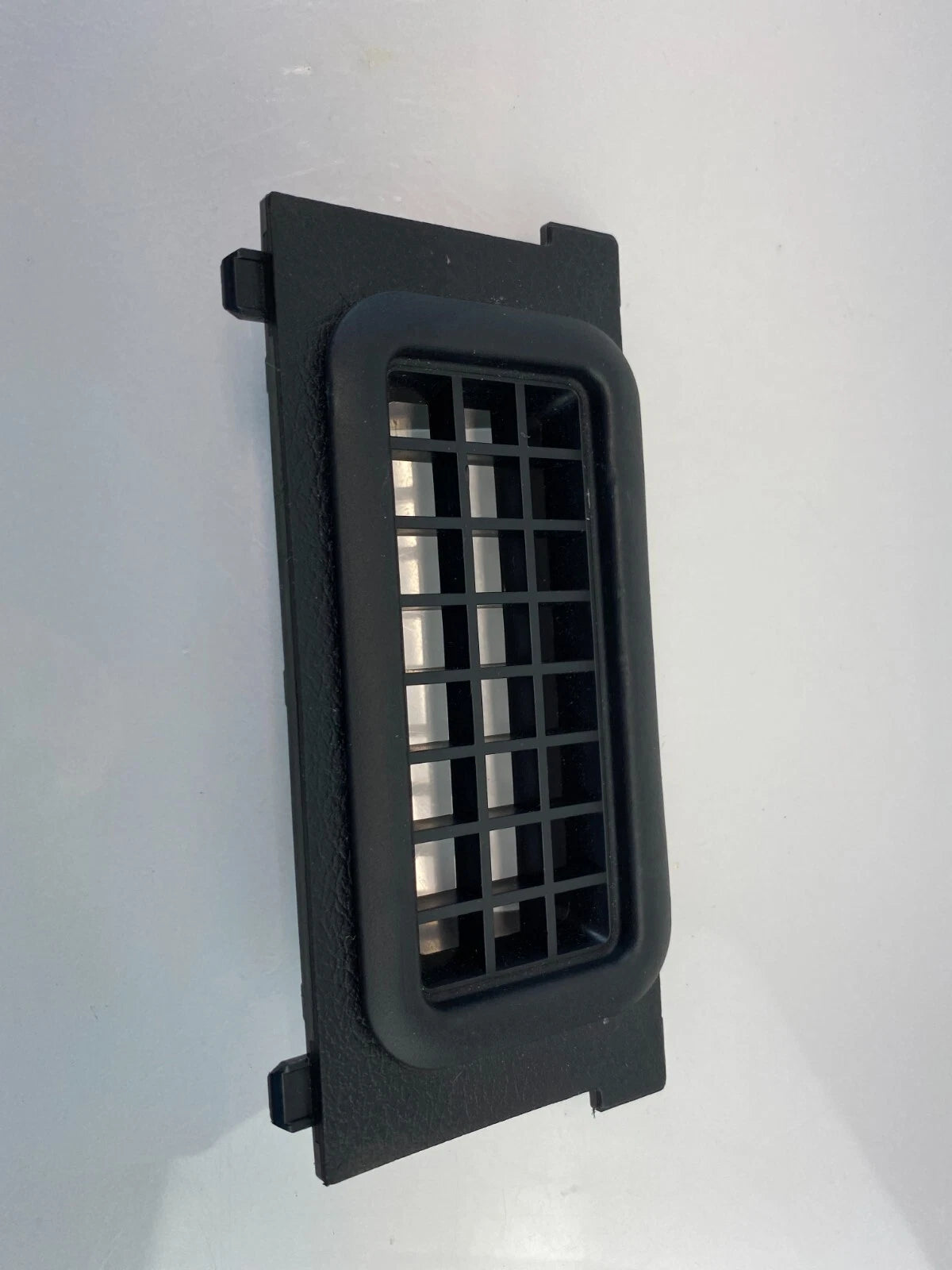 2005 2006 INFINITI G35 REAR CENTER CONSOLE INNER AC VENT GRILLE COVER 96912AC700