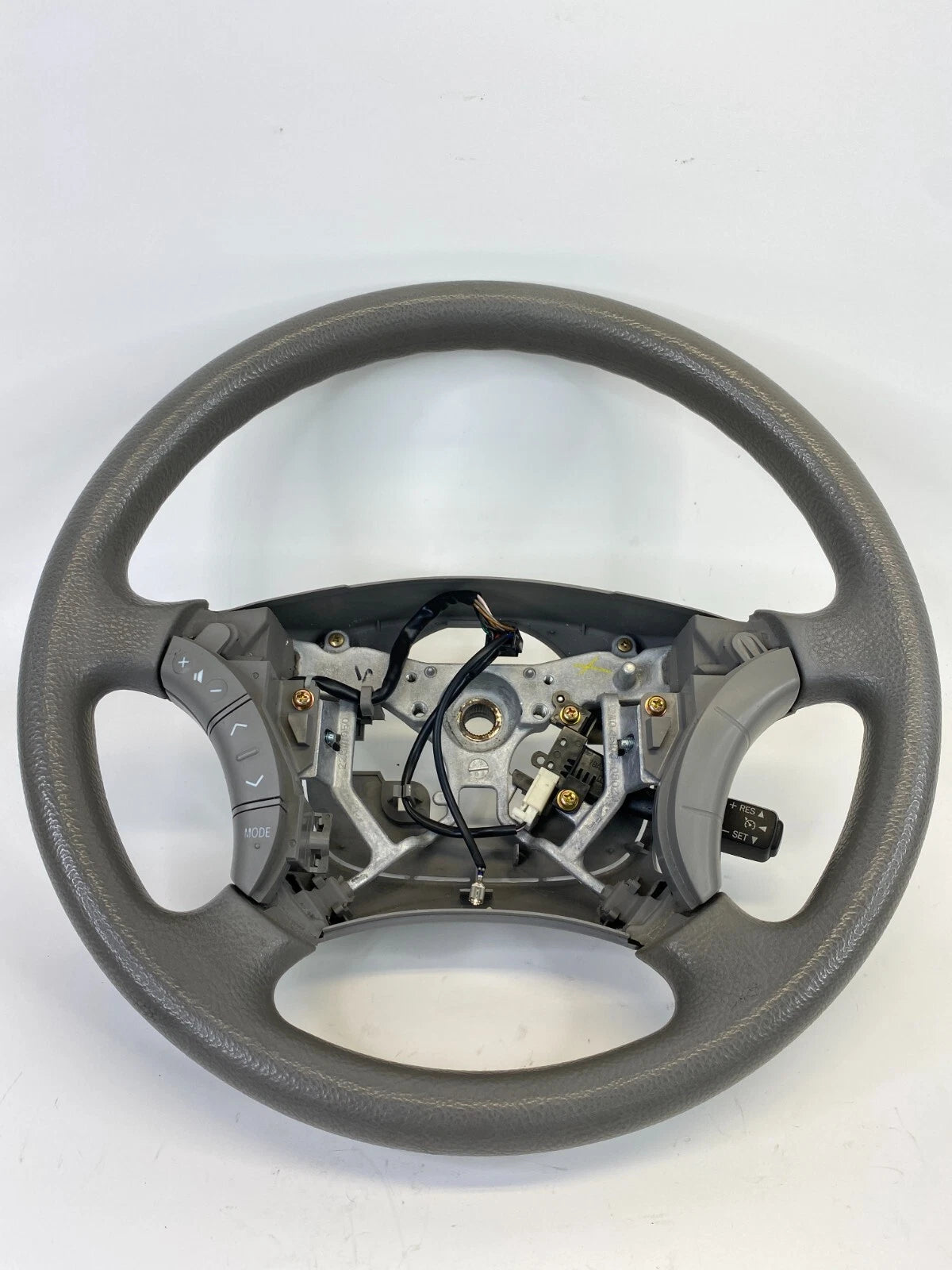 2004-2006 TOYOTA SIENNA STEERING WHEEL W/ AUDIO & CRUISE CONTROL SWITCHES OEM