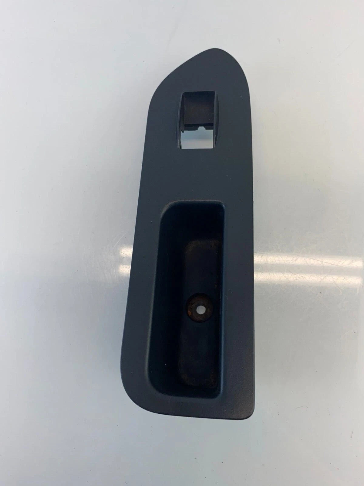05-07 FORD FIVE HUNDRED REAR LEFT DOOR WINDOW SWITCH BEZEL TRIM 54G13-54266B17
