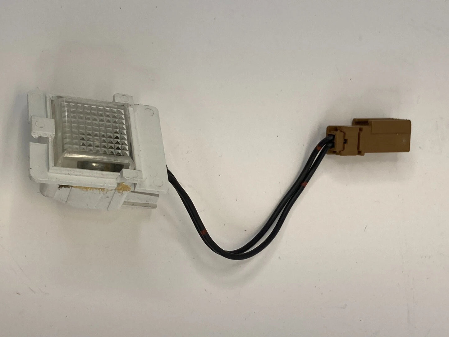 06 07 08 09 10 INFINITI M35 M45 DASH INTERIOR GLOVE BOX LIGHT LAMP OEM