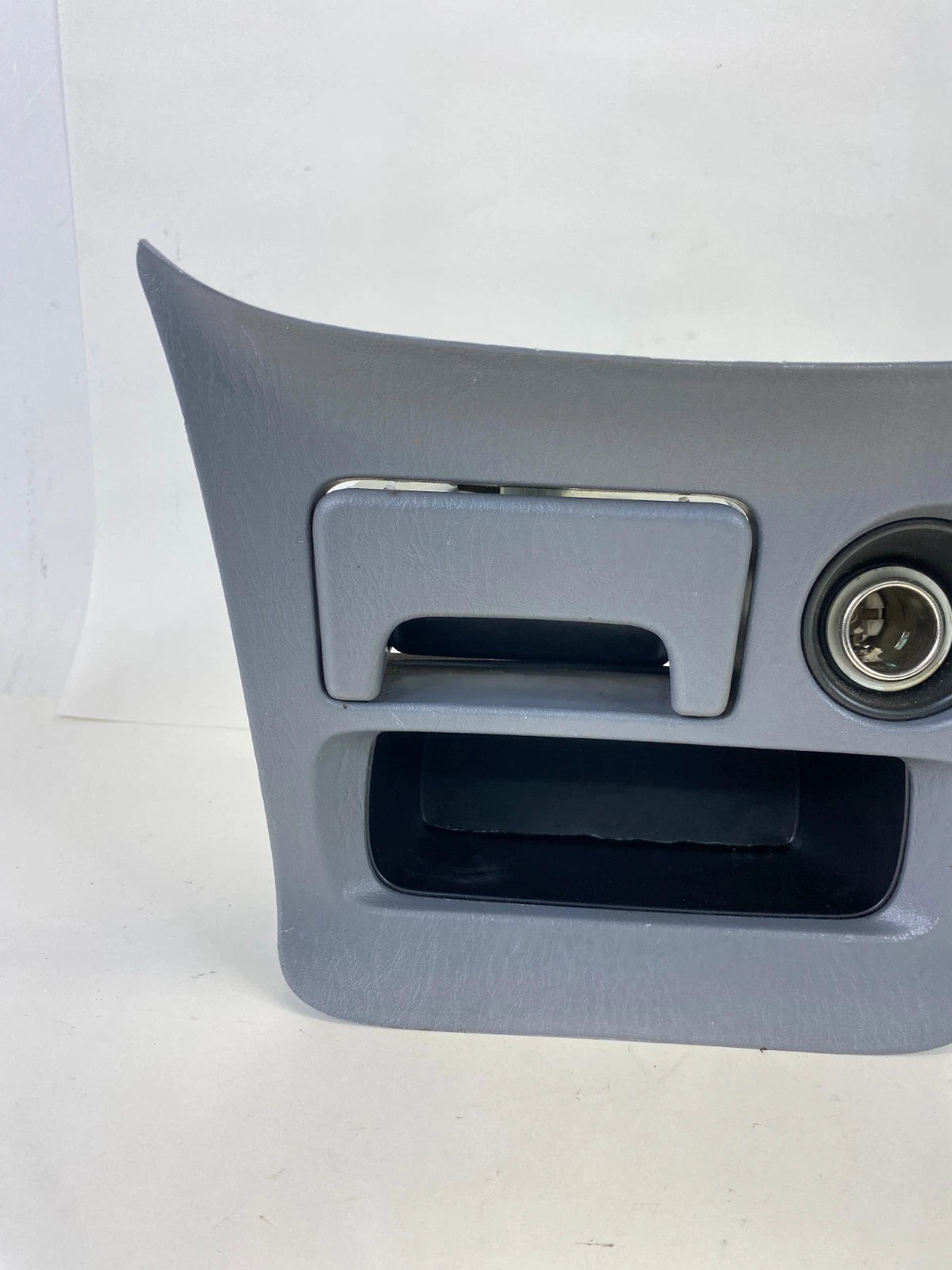 01-05 TOYOTA RAV4 DASH PANEL ASHTRAY TRIM BEZEL W/ POWER OUTLET 55420-42010 OEM