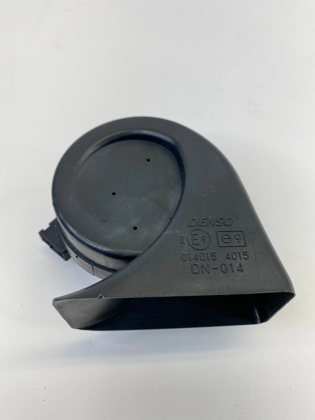 2004-2008 TOYOTA SOLARA LOW HORN TONE PITCH ALARM SIREN SIGNAL 86520-AA010 OEM