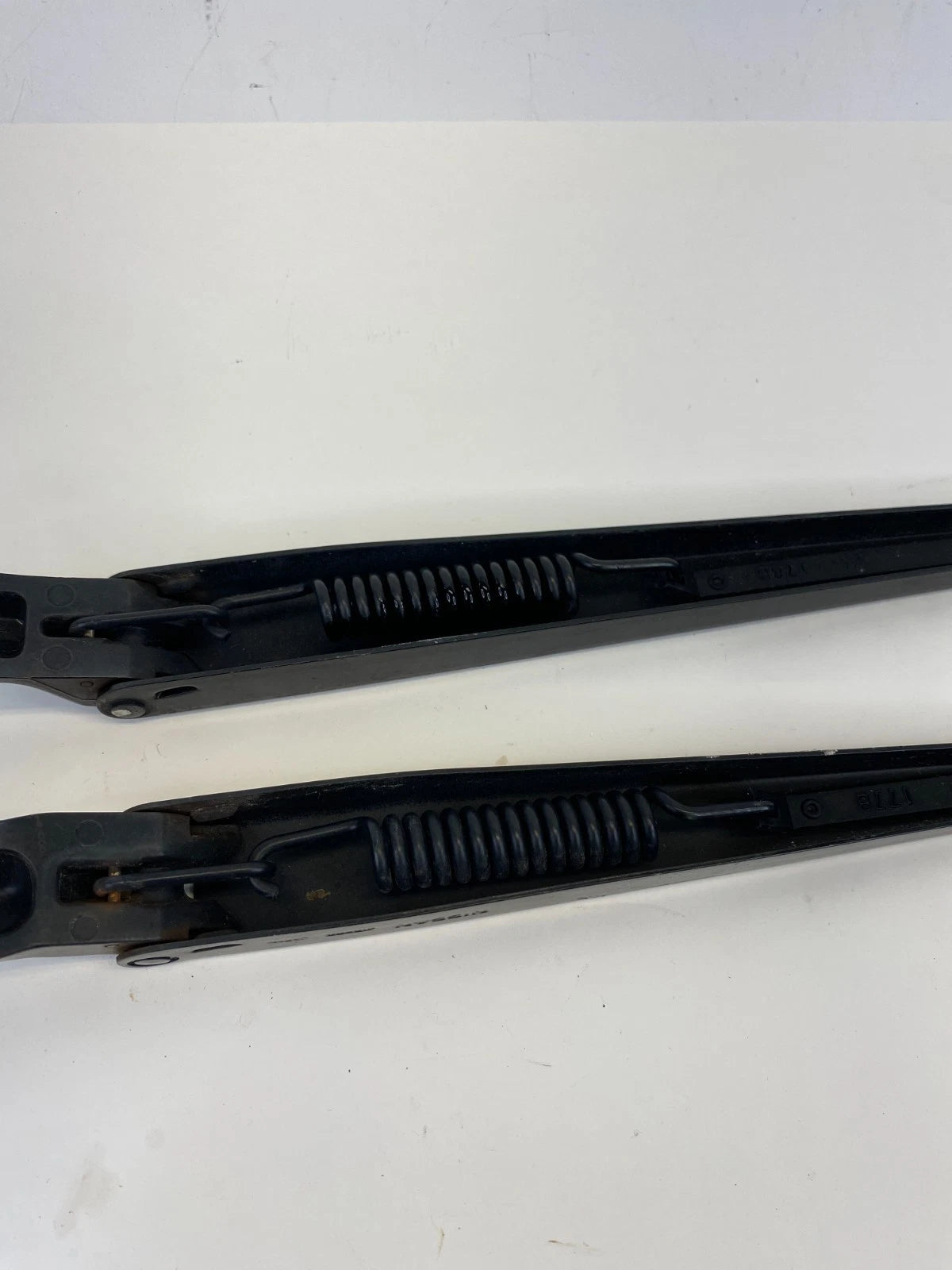 2006-2010 INFINITI M35 M45 FRONT WINDSHIELD WIPER ARM PAIR SET LEFT & RIGHT OEM