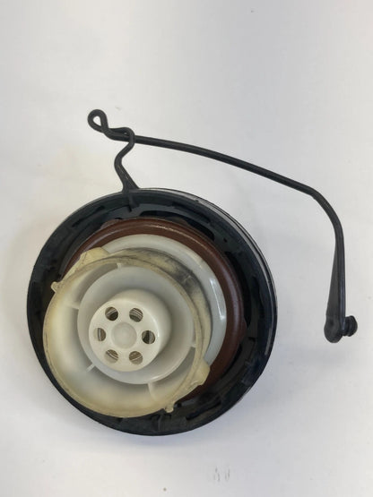 04 05 06 07 08 09 TOYOTA PRIUS GAS FUEL TANK CAP WITH TETHER STRAP OEM FACTORY