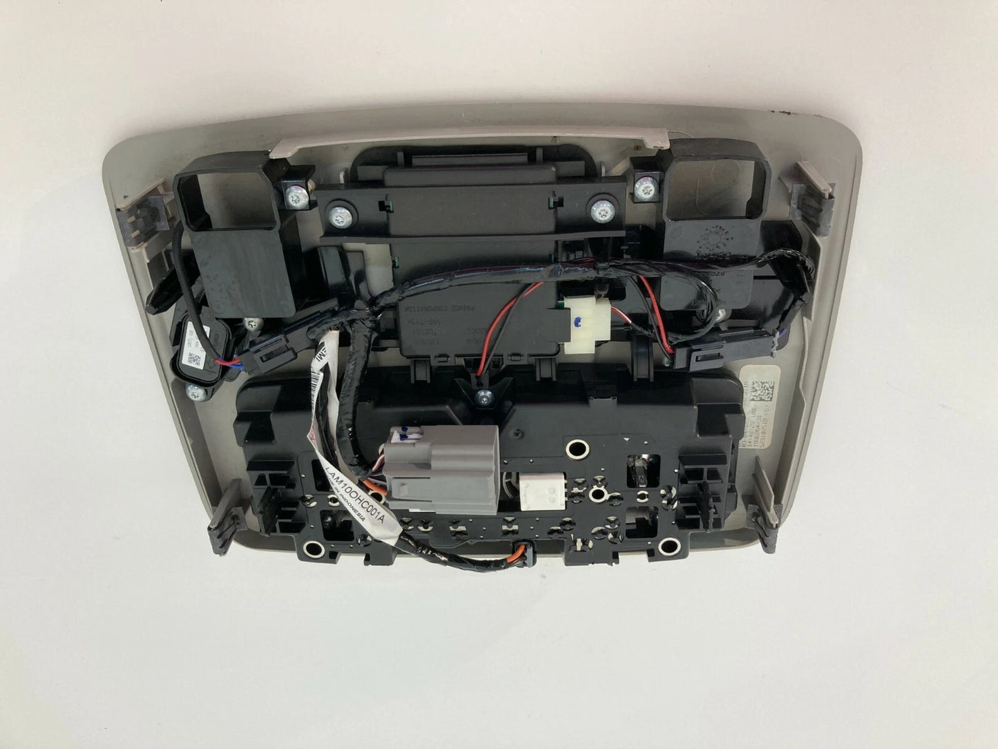 2007-2010 SATURN OUTLOOK FRONT ROOF OVERHEAD CONSOLE DOME LIGHT LAMP ASSEMBLY