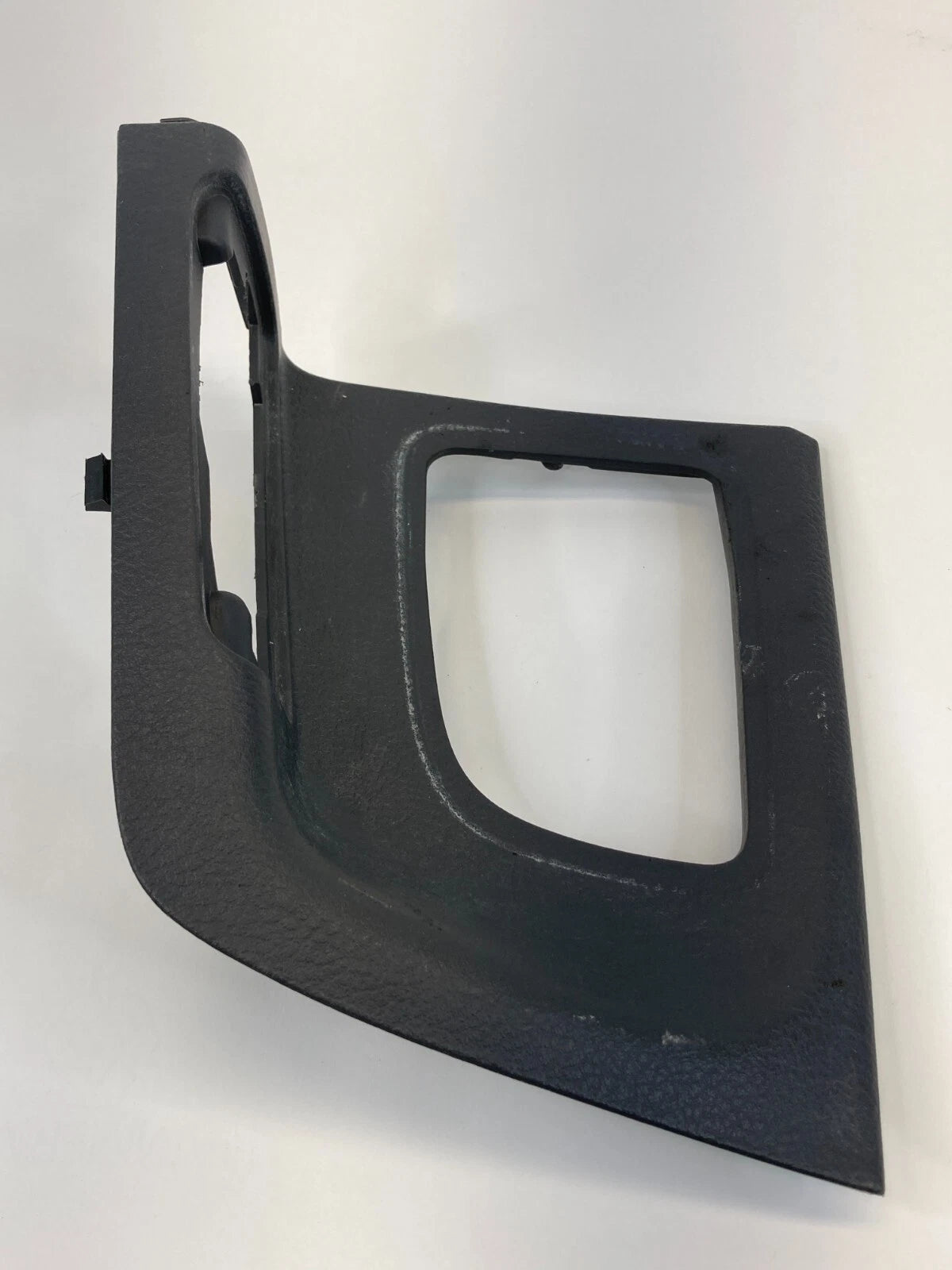 2004-2009 KIA SPECTRA REAR LEFT DOOR WINDOW SWITCH BEZEL GARNISH 823342F100 OEM