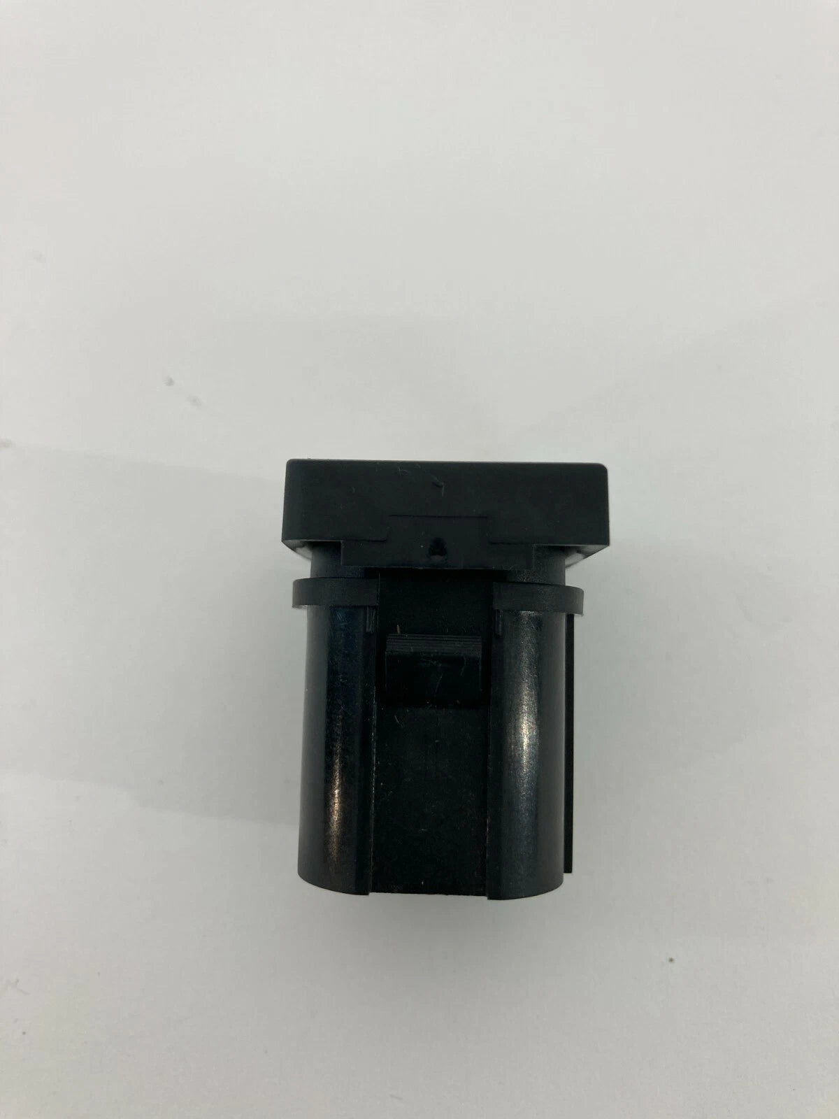 06-09 FORD FUSION 06-09 MERCURY MILAN DASH POWER TRUNK LATCH RELEASE SWITCH OEM
