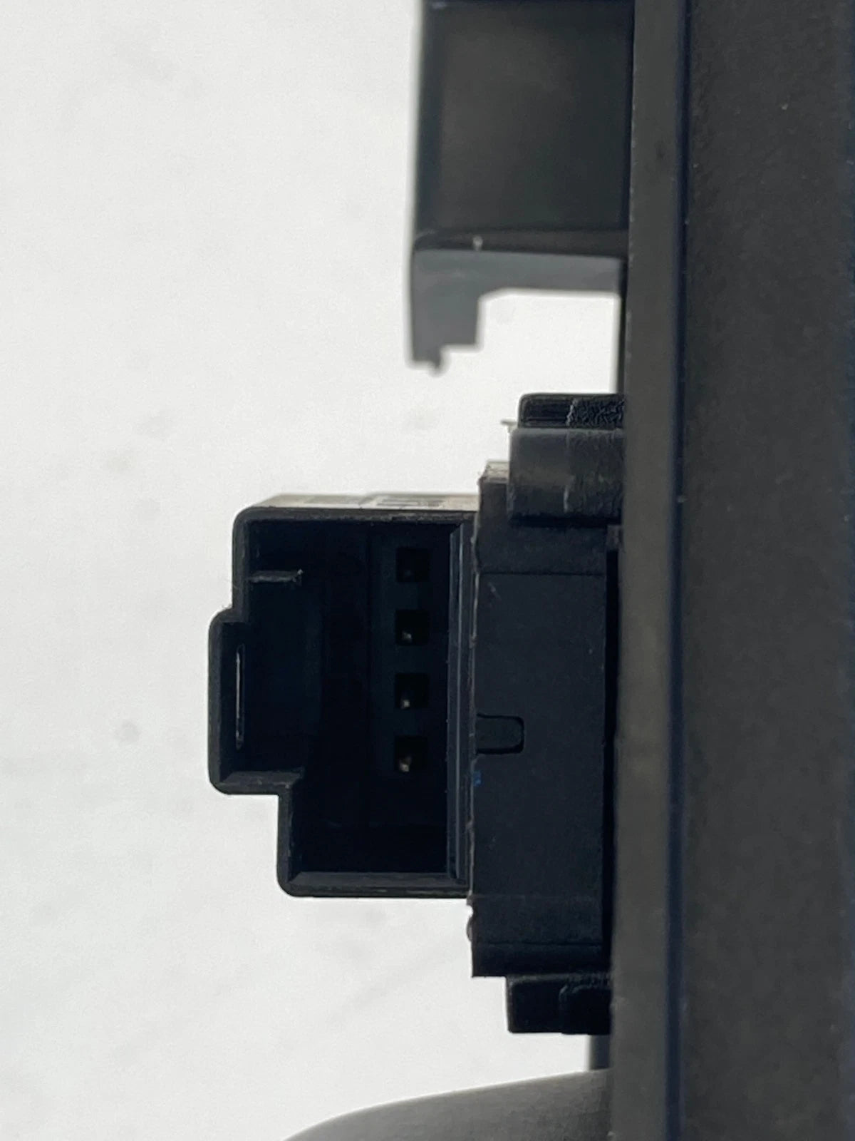 2012-2015 VOLKSWAGEN PASSAT FRONT RIGHT INTERIOR DOOR HANDLE LOCK SWITCH OEM