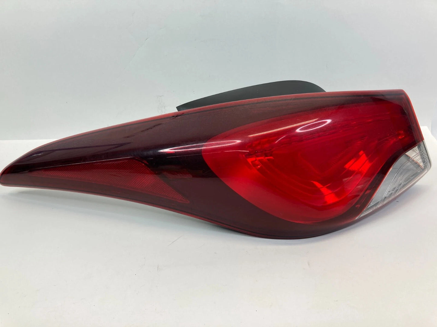 2014-2016 HYUNDAI ELANTRA LEFT DRIVER TAILLIGHT TAIL LAMP OUTER 92401-3X2 KOREA