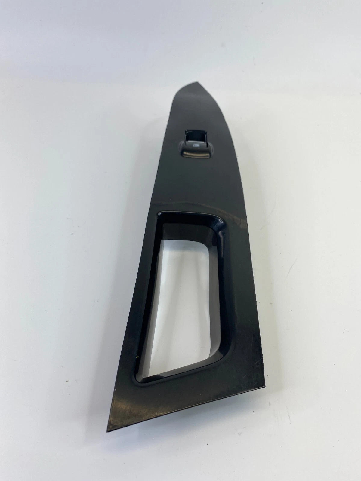 2013-2020 FORD FUSION FRONT RIGHT SIDE DOOR WINDOW SWITCH W/ BEZEL DS73-14A563-B