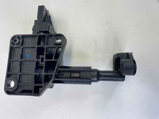 2001-2016 CHRYSLER TOWN & COUNTRY REAR RIGHT QUARTER HANDLE POWER WINDOW